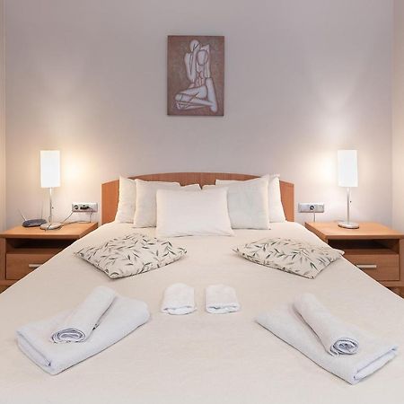 Room In Bb - Valensija - Suite For Two In Nice Hotel Jūrkalne Exteriér fotografie